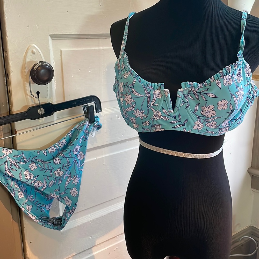 Beautiful 2pc swim set